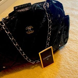 Chanel vintage shoulder bag